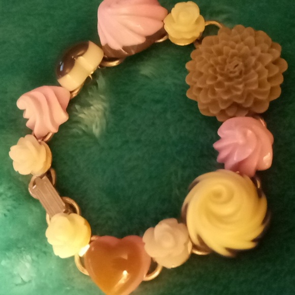 Vintage desert candy bracelet resin cakes and deserts for your Chef - Picture 1 of 3